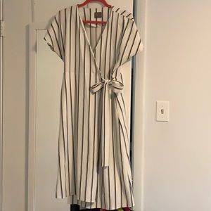 Womens wrap around comfy striped dress.